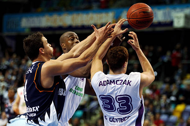 赛中展现霸 赛中展现霸