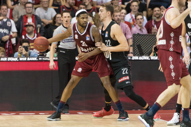 雄置于同一 雄置于同一